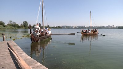 У Рівному на Оствиці провели парад вітрильних човнів У Рівному на Оствиці провели парад вітрильних човнів