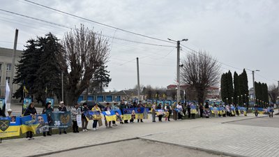 Мирна акція на підтримку військовополонених та зниклих безвісти захисників у місті Гайсин