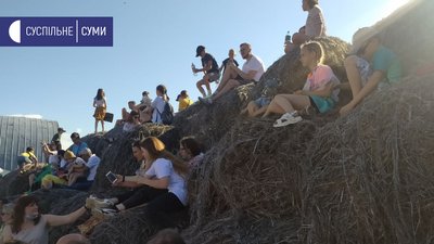 У селі Сад під Сумами відбувся дитячий показ мод, щоб привернути увагу до екології У селі Сад під Сумами відбувся дитячий показ мод, щоб привернути увагу до екології