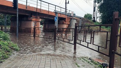 Вулицю Анкудінова в Ужгороді знову затопило