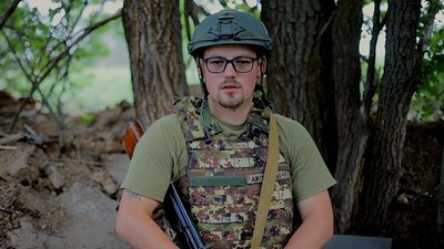 Музикант івано-франківського гурту NEWFRAN Назар Фігура воює на передовій Музикант івано-франківського гурту NEWFRAN Назар Фігура воює на передовій