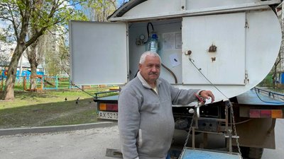 Як під російськими обстрілами живе мікрорайон "Горизонт" у Харкові — відео Як під російськими обстрілами живе мікрорайон "Горизонт" у Харкові — відео