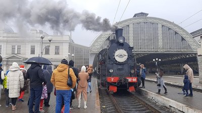 Зі Львова до Брюхович двічі на день їздить ретро-поїзд Зі Львова до Брюхович двічі на день їздить ретро-поїзд
