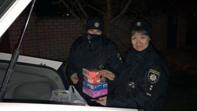 "Скринька турботи": патрульні у Херсоні допомагають сім'ям, які у складних життєвих обставинах
