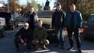 Під час відправлення чергової допомоги на передову Під час відправлення чергової допомоги на передову