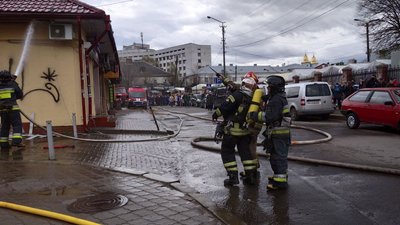 У Франківську на квітковому ринку сталася пожежа У Франківську на квітковому ринку сталася пожежа