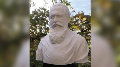 У Франківську київський скульптор презентував погруддя Андрея Шептицького