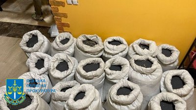 Крадіжка пів тонни майна з нафтопереробного заводу в Одесі. Судитимуть трьох людей Крадіжка пів тонни майна з нафтопереробного заводу в Одесі. Судитимуть трьох людей