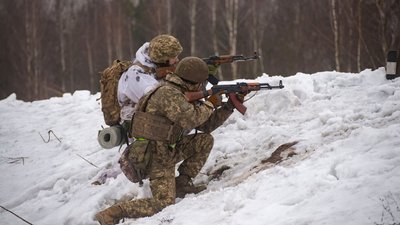 Українські військові