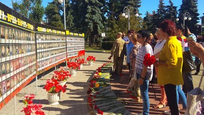 У Черкасах ушанували загиблих в Іловайську У Черкасах ушанували загиблих в Іловайську