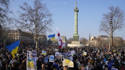 Париж підтримує Україну Париж підтримує Україну