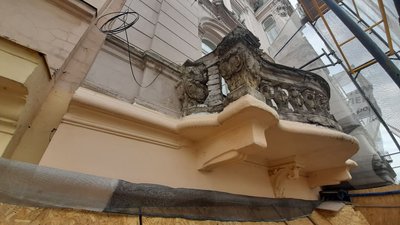 У Львові почали ремонтувати п’ять аварійних балконів У Львові почали ремонтувати п’ять аварійних балконів