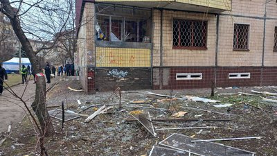 пошкоджені квартири, ракетний удар, вікна
