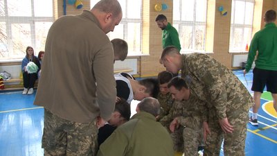 Веселі старти разом з військовими Веселі старти разом з військовими