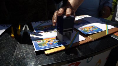 У Сумах відбулося спецпогашення марки Укрпошти "Діти перемоги малюють Україну майбутнього" У Сумах відбулося спецпогашення марки Укрпошти "Діти перемоги малюють Україну майбутнього"