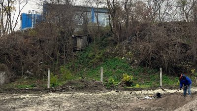 Археологи розкопали в Черкасах комору початку 15 століття Археологи розкопали в Черкасах комору початку 15 століття
