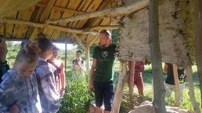 На "Оствиці" в Рівному оголосили набір дітей-переселенців у літній табір "Школа прадавніх ремесел" На "Оствиці" в Рівному оголосили набір дітей-переселенців у літній табір "Школа прадавніх ремесел"