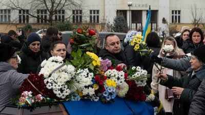 В Ужгороді попрощалися із полеглим захисником Сергієм Подвичем В Ужгороді попрощалися із полеглим захисником Сергієм Подвичем
