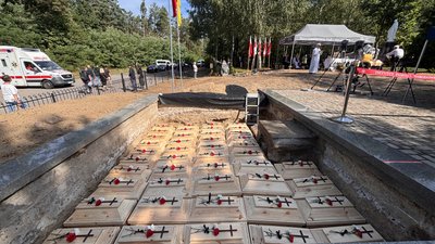 На Волині перепоховали останки людей, знайдені під час пошукових робіт На Волині перепоховали останки людей, знайдені під час пошукових робіт