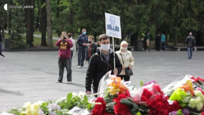 9 травня на Меморіалі Слави у Харкові — фоторепортаж 9 травня на Меморіалі Слави у Харкові — фоторепортаж