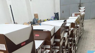 Львівські митники конфіскували на кордоні півтори тонни продуктів і передали їх військовим