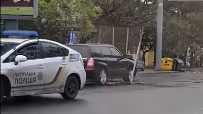 В Одесі водій протаранив машину патрульних та скоїв ще п’ять ДТП В Одесі водій протаранив машину патрульних та скоїв ще п’ять ДТП