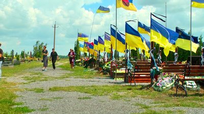 На Вінниччині відкрили меморіальні дошки двом захисникам На Вінниччині відкрили меморіальні дошки двом захисникам