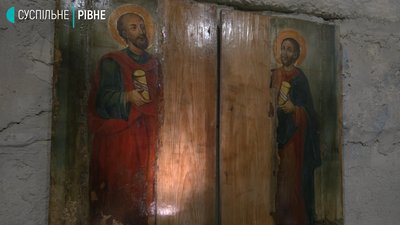 "Воскресив" сотні ікон: рівненський реставратор розповів про тонкощі роботи