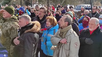 У Харкові курсанти вийшли на площу з портретами Герої Небесної сотні У Харкові курсанти вийшли на площу з портретами Герої Небесної сотні