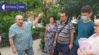 Мешканці будинку в Сумах 13 років чекають на ремонт даху Мешканці будинку в Сумах 13 років чекають на ремонт даху