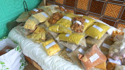 Від гарячих страв до згущеного молока: на Вінниччині односельчани об'єдналися у "кулінарний батальйон" Від гарячих страв до згущеного молока: на Вінниччині односельчани об'єдналися у "кулінарний батальйон"