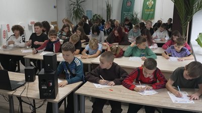 Діти з Харківщини пишуть Радіодиктант національної єдності, 27 жовтня 2026, Тернопіль