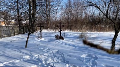 Могили, подружжя Проданів, Припутні