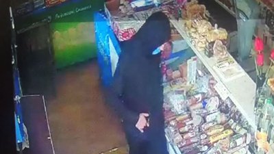 На Луганщині 22-річного чоловіка підозрюють у нападі на продавчиню магазину