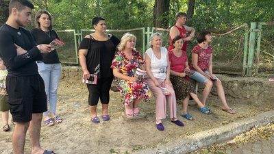 Алгоритми дій при виявленні вибухонебезпечних предметів: як працівники Червоного Хреста навчають херсонців Алгоритми дій при виявленні вибухонебезпечних предметів: як працівники Червоного Хреста навчають херсонців