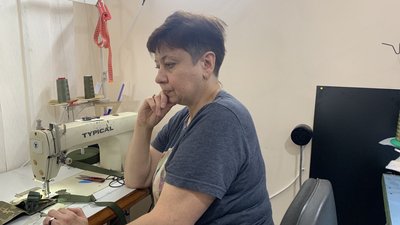 Тернопільські педагогині шиють військову амуніцію Тернопільські педагогині шиють військову амуніцію