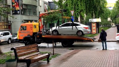У Чернігові планують купити комунальний евакуатор. Чи потрібен він місту?