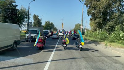 "Не зупиняють ні обстріли, ні погана погода": історія водія гуманітарної місії ЗСУ "На Щиті" "Не зупиняють ні обстріли, ні погана погода": історія водія гуманітарної місії ЗСУ "На Щиті"