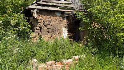 зруйнований будинок