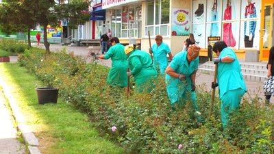 “Квітни. Допомагай. Перемагай!”: у Вінниці висадять майже десять тисяч троянд “Квітни. Допомагай. Перемагай!”: у Вінниці висадять майже десять тисяч троянд