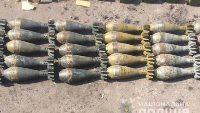 У Маріуполі на території покинутого заводу виявили схованку боєприпасів У Маріуполі на території покинутого заводу виявили схованку боєприпасів