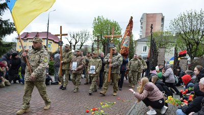 У громаді на Тернопільщині зустріли двох загиблих військових У громаді на Тернопільщині зустріли двох загиблих військових