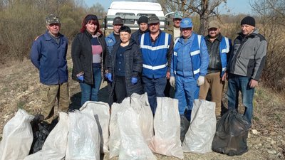 Працівники Дністровського БУВРу поприбирали сміття поблизу водойм і дамб Івано-Франківщини