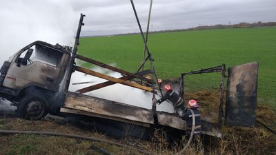 На трасі поблизу Вільнянська згоріла вантажівка з соломою