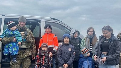 Евакуація, багатодітна родина, Нікополь, Білі янголи