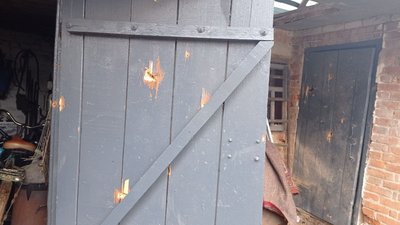 У Великій Писарівці на Сумщині без даху залишився будинок після обстрілів з боку Росії У Великій Писарівці на Сумщині без даху залишився будинок після обстрілів з боку Росії