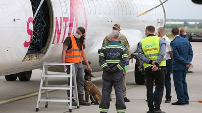 В Україну прибула чергова партія вакцини Comirnaty від Pfizer