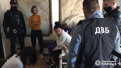 В Одесі поліцейського підозрюють у створенні мережі борделів В Одесі поліцейського підозрюють у створенні мережі борделів