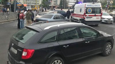 Є травмовані: у поліції повідомили подробиці потрійної ДТП, яка ускладнила рух центром Рівного Є травмовані: у поліції повідомили подробиці потрійної ДТП, яка ускладнила рух центром Рівного