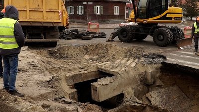 У Чернігові на місяць перекриють вулицю Котляревського, де зруйнувався каналізаційний колектор